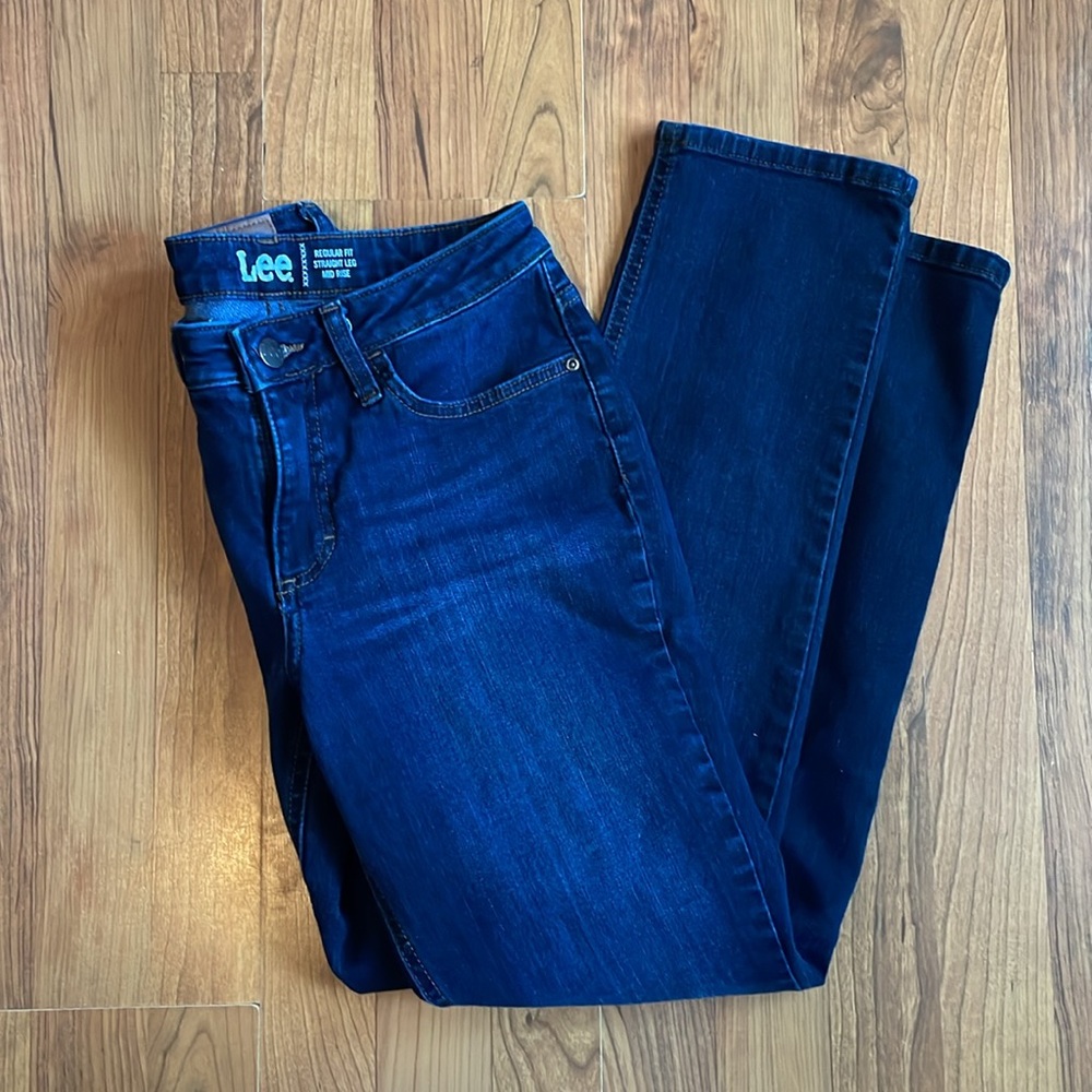Lee Women's Indigo Straight Leg Mid Rise Regualr Fit Jeans